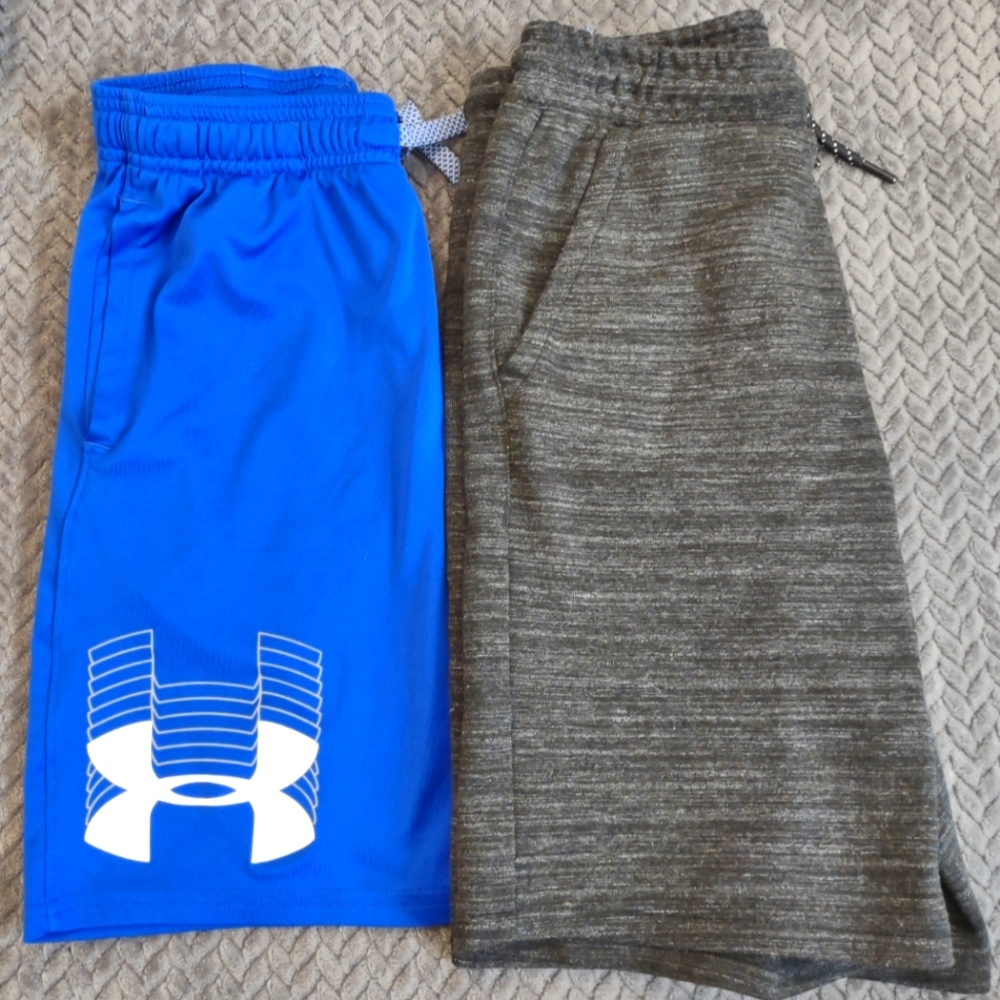 Bundle of 2 youth shorts, size Medium - Picture 1 of 3
